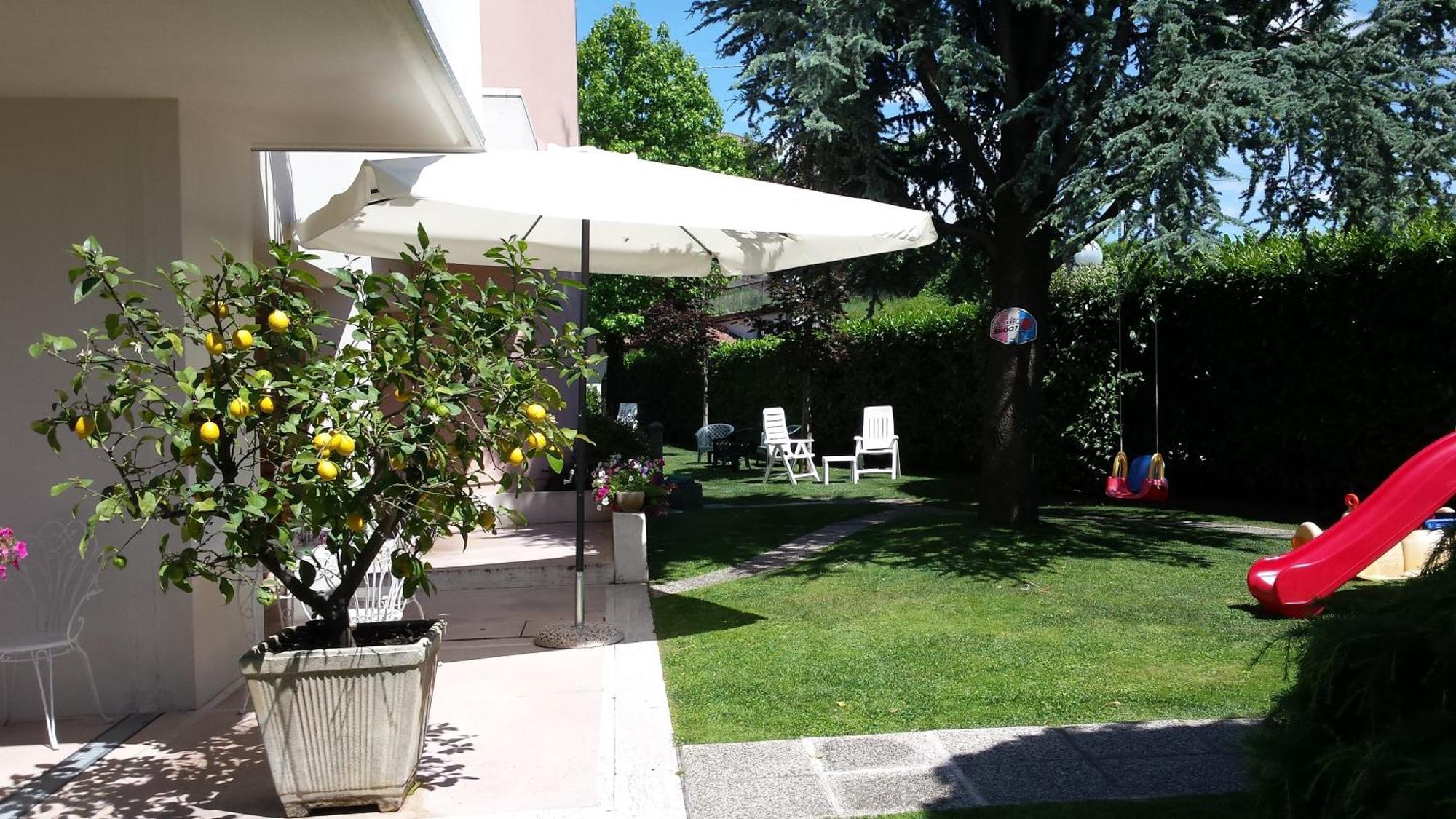 B&B Villa Bianca Sona Extérieur photo