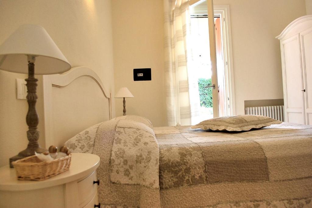 B&B Villa Bianca Sona Extérieur photo