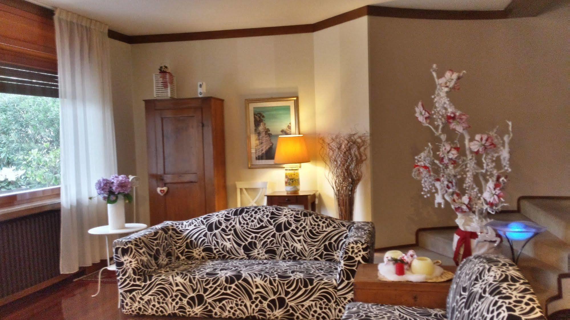 B&B Villa Bianca Sona Extérieur photo