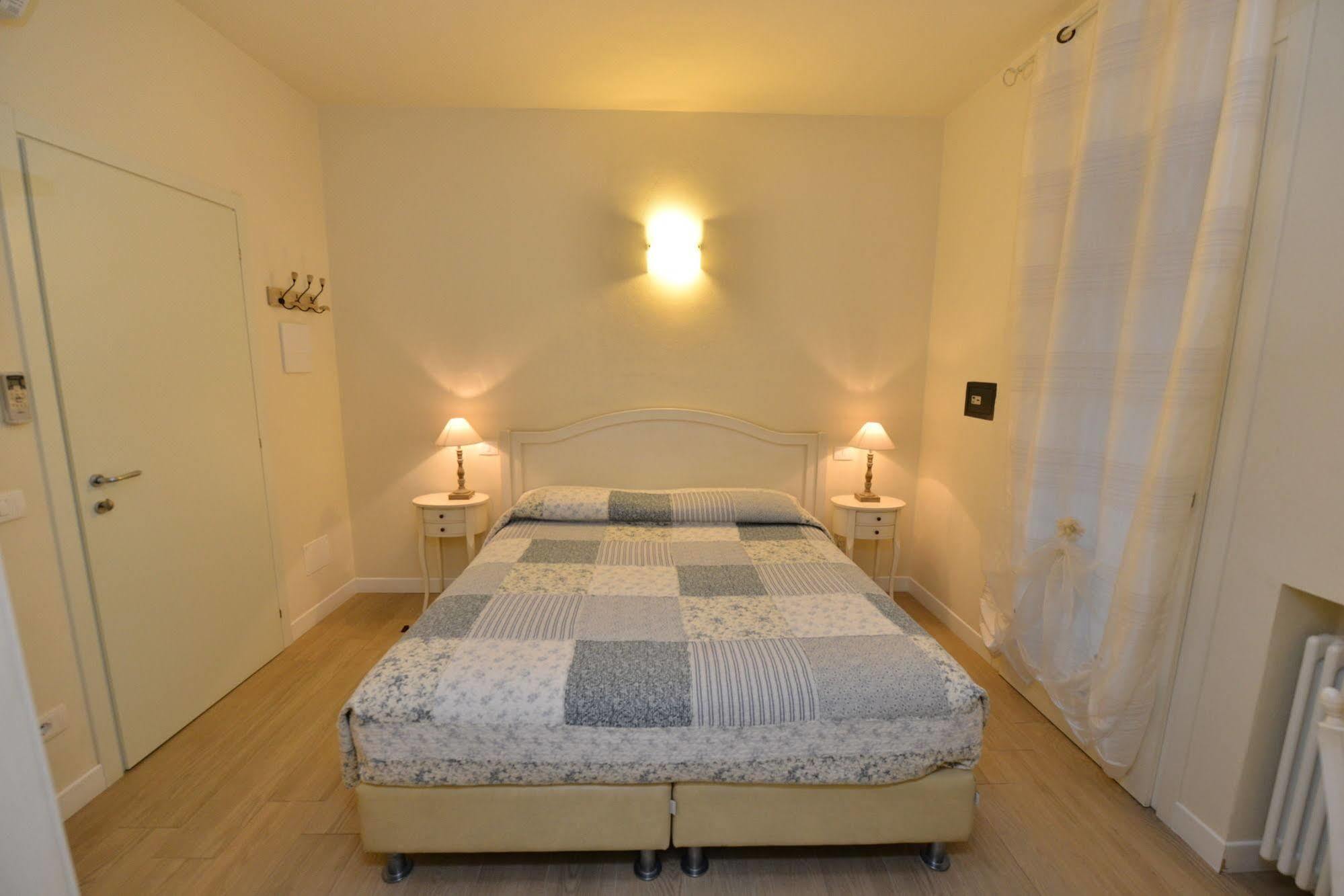 B&B Villa Bianca Sona Extérieur photo